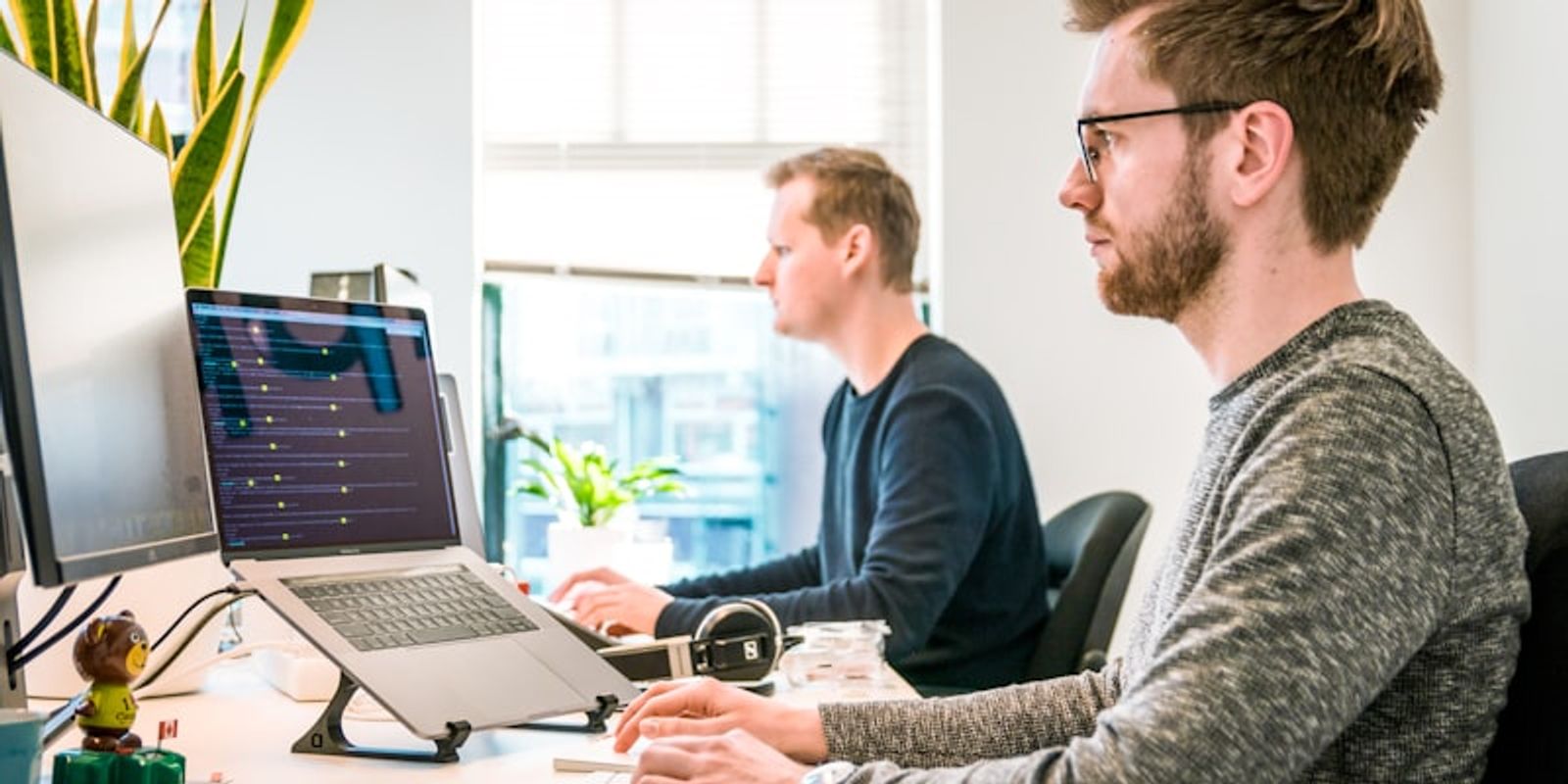 Professional optimizing unlimited transcription workflow with multiple devices