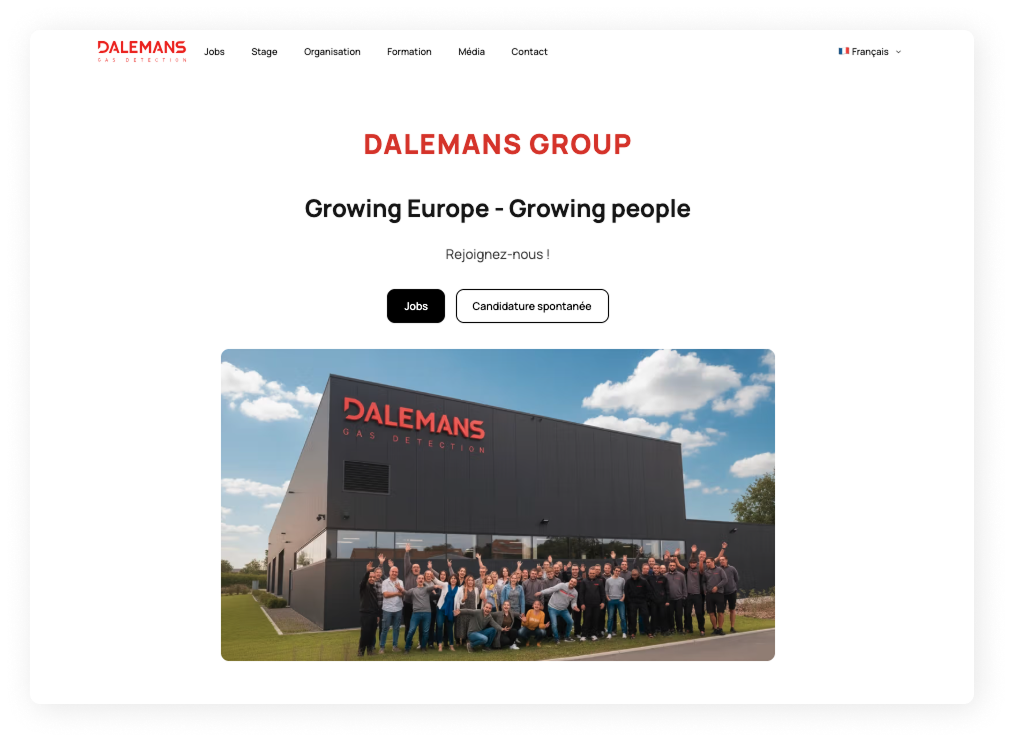 Screenshot of the Dalemans Group career site built with Jobloom, featuring a team photo in front of their industrial building and recruitment buttons.