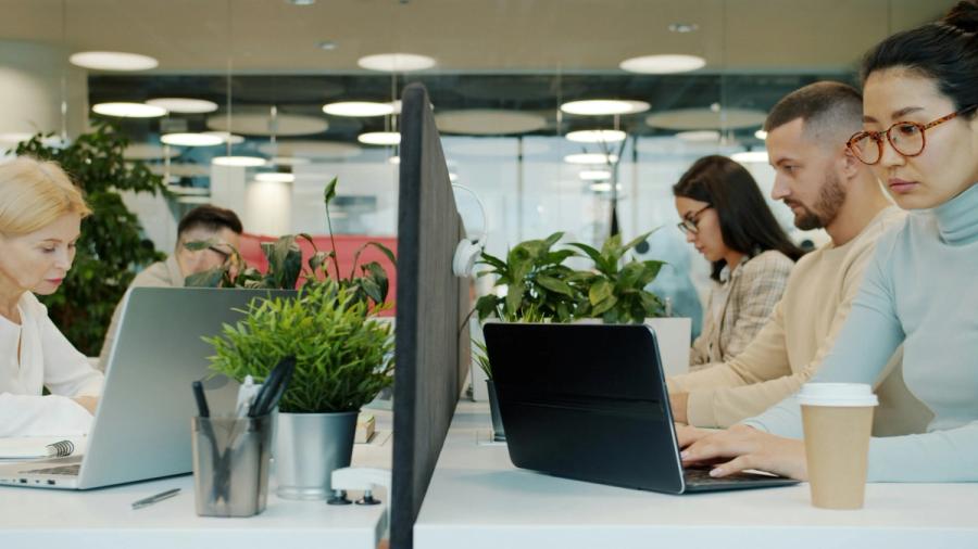 How to Navigate the Global Shift to Hybrid Work Models and Enhance Talent Development