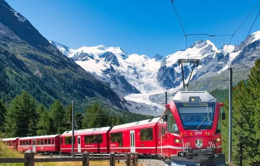 Красный Bernina Express + элитный Санкт Мориц
