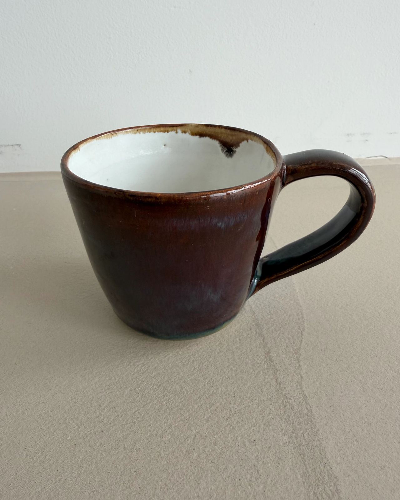 Teetasse dunkelbraun