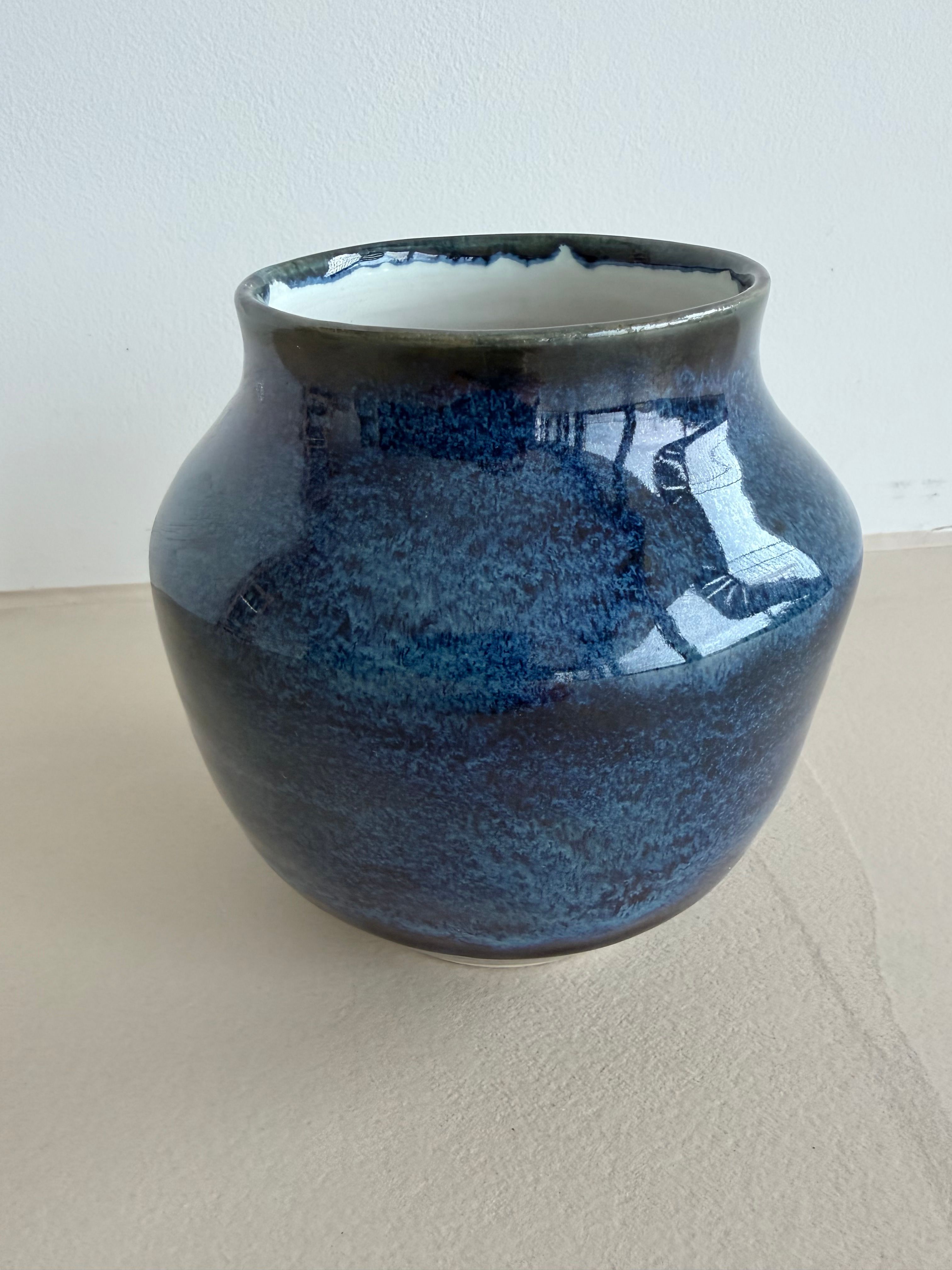 Vase dunkelblau