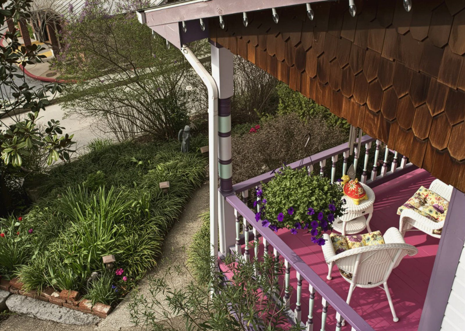 Front porch and garden at Cliff Cottage Inn