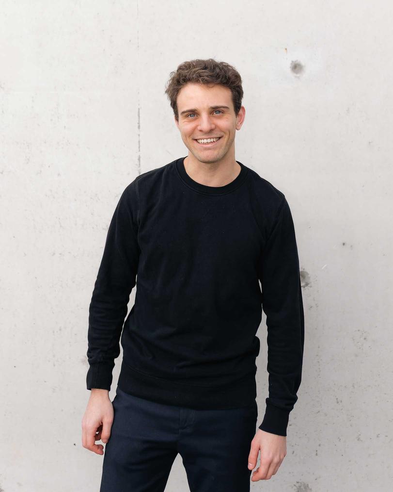 Jef Fasseur, Webflow developer, posing for the picture