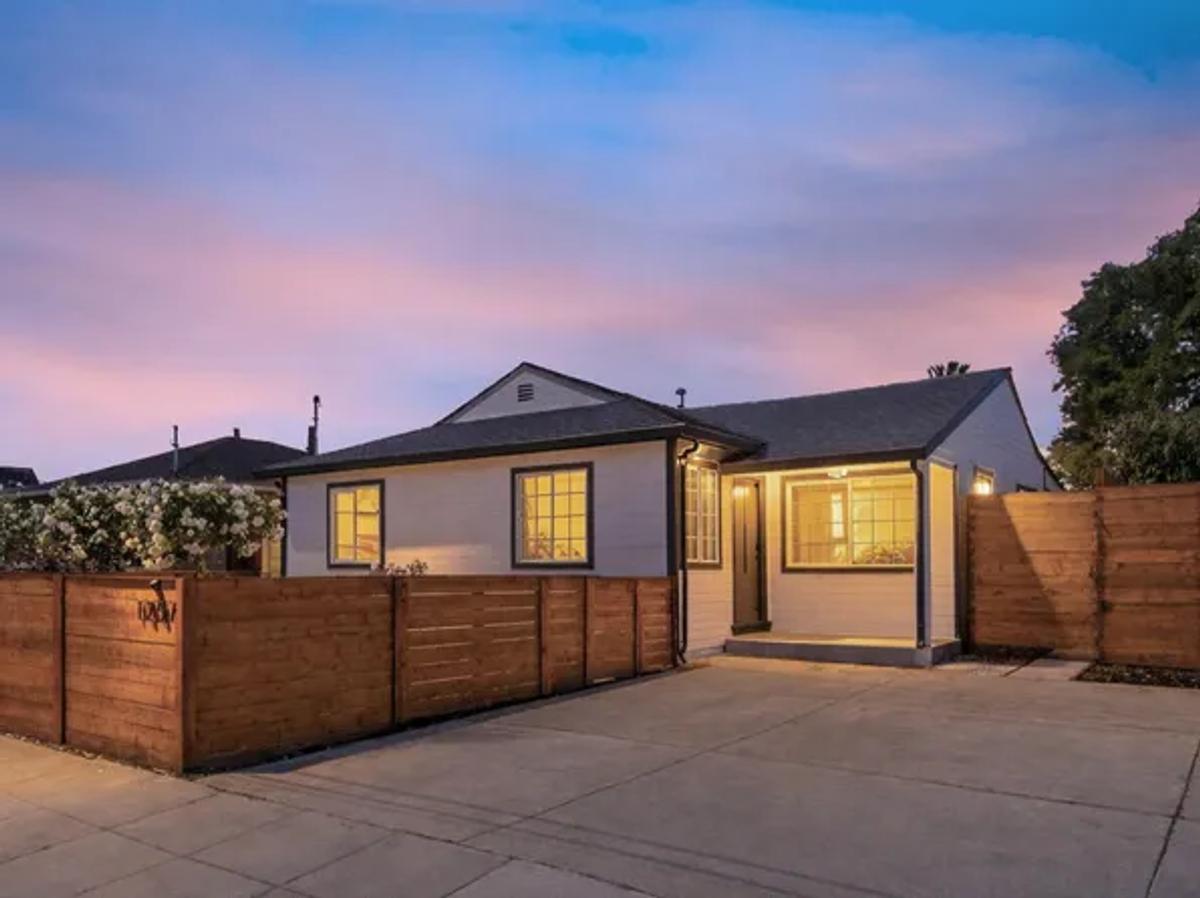 Best Real Estate Agents in East Palo Alto (2026) — $1.13M Homes, Weeks Neighborhood at 7% Over Ask in 10 Days, and the $33,900 Commission Question