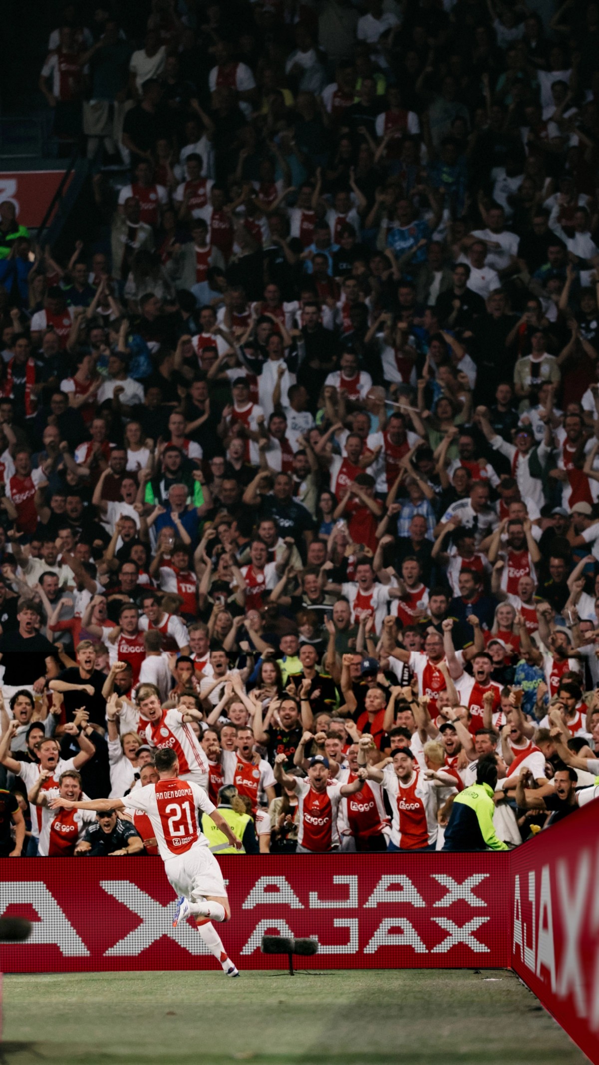 AFC AJAX - 4 (portrait)