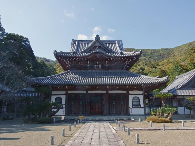 興国寺
このお寺の開祖である「法燈円明国師」が宋から持ち帰った金山寺味噌から醤油が派生したと伝えられているようです。