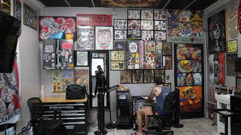 Aloha Tattoo Kailua interior