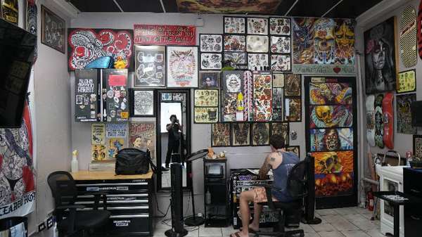 Aloha Tattoo Kailua interior