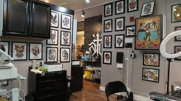 Rainbow Bazaar, Waikiki interior