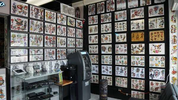 Aloha Tattoo Kailua interior