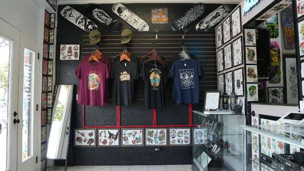 Aloha Tattoo Kailua interior