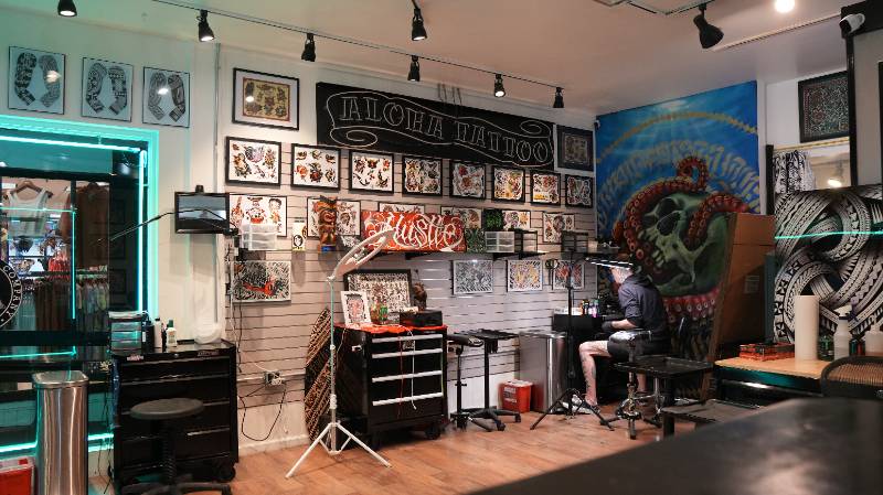 Rainbow Bazaar, Waikiki interior