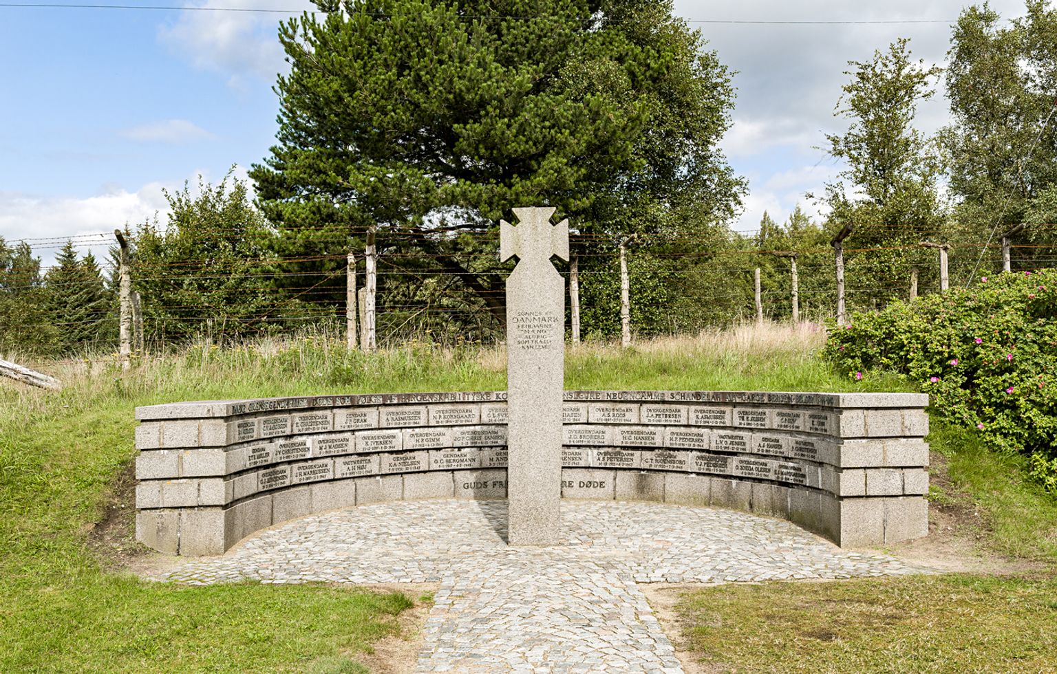 The memorial to the gendarmes