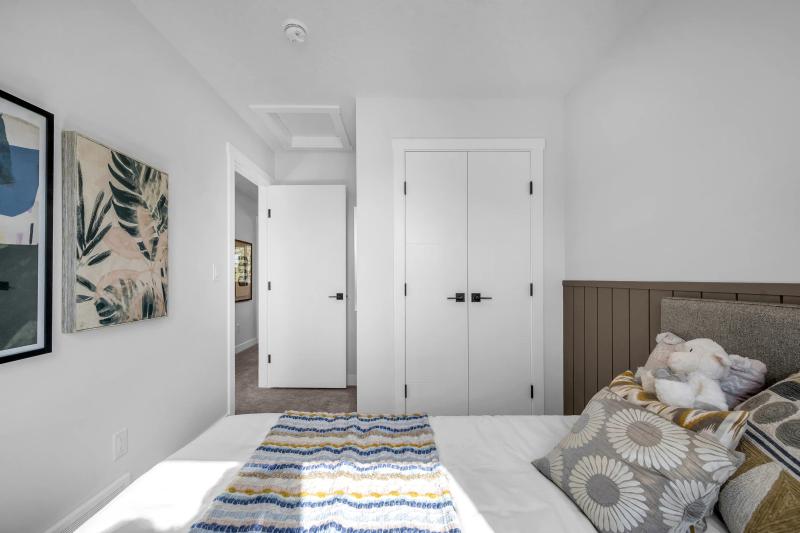 Clover Townhomes property image 30