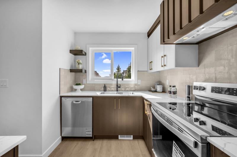 Clover Townhomes property image 32