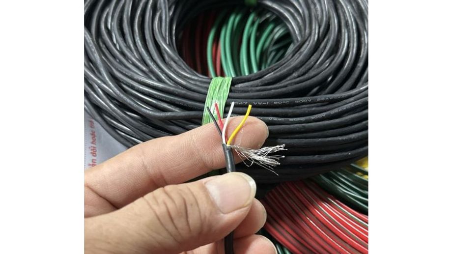 Cáp chống nhiễu vẫn để lọt EMI: lỗi kết thúc màn chắn và đi dây