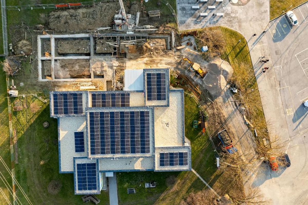 Kết nối cáp AC với hệ thống: