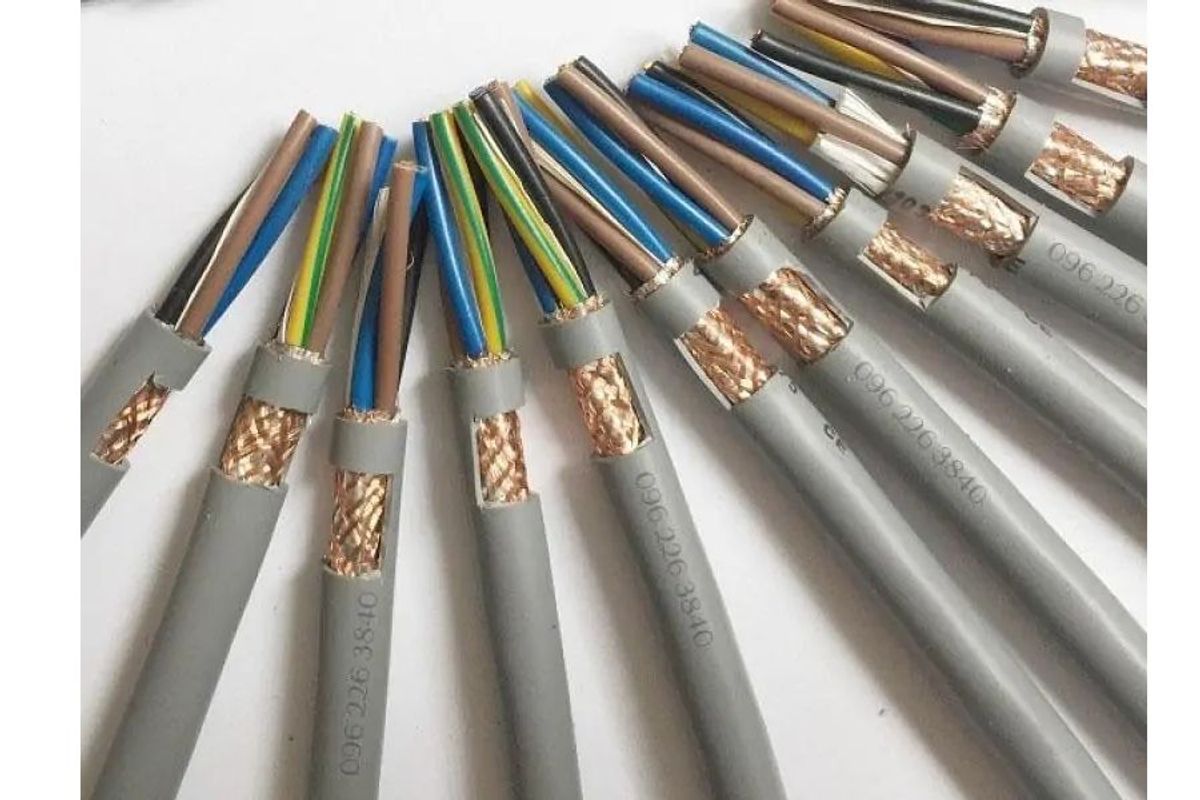 Giáp bảo vệ – lớp áo giáp cho dây tín hiệu