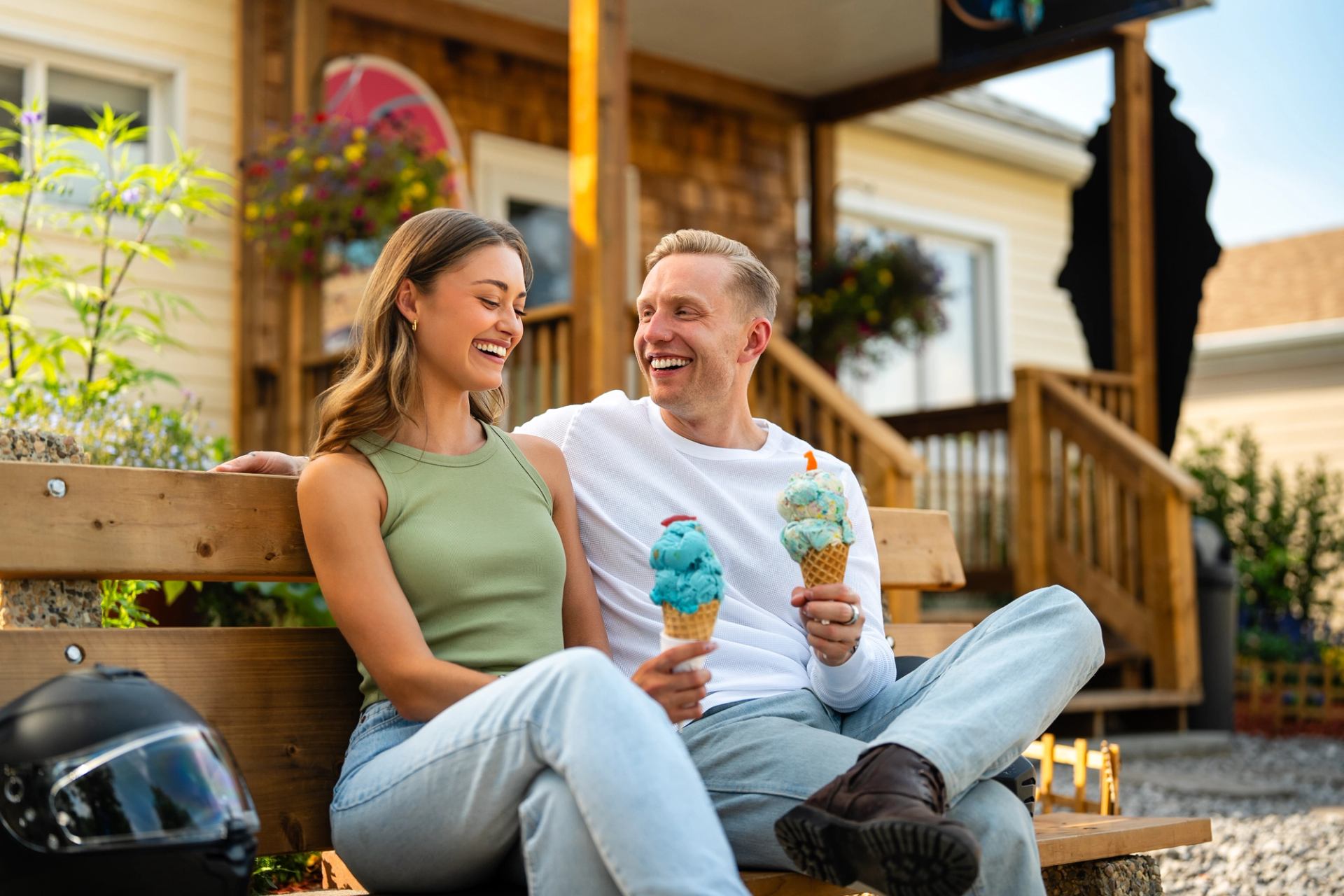 Couple having ice cream in Canadian Badlands