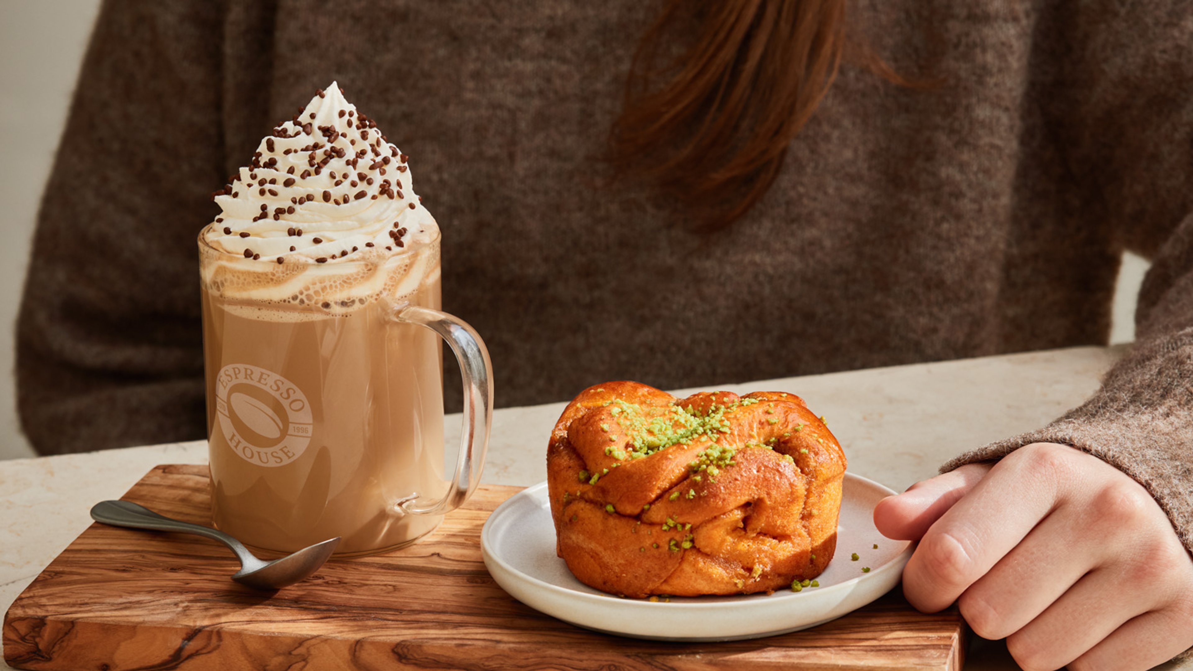 Pumpkin Latte und Pumpkin Bun bilden zusammen die perfekte Fika im Herbst