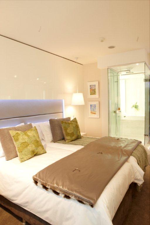 St Georges Hotel - Image 7