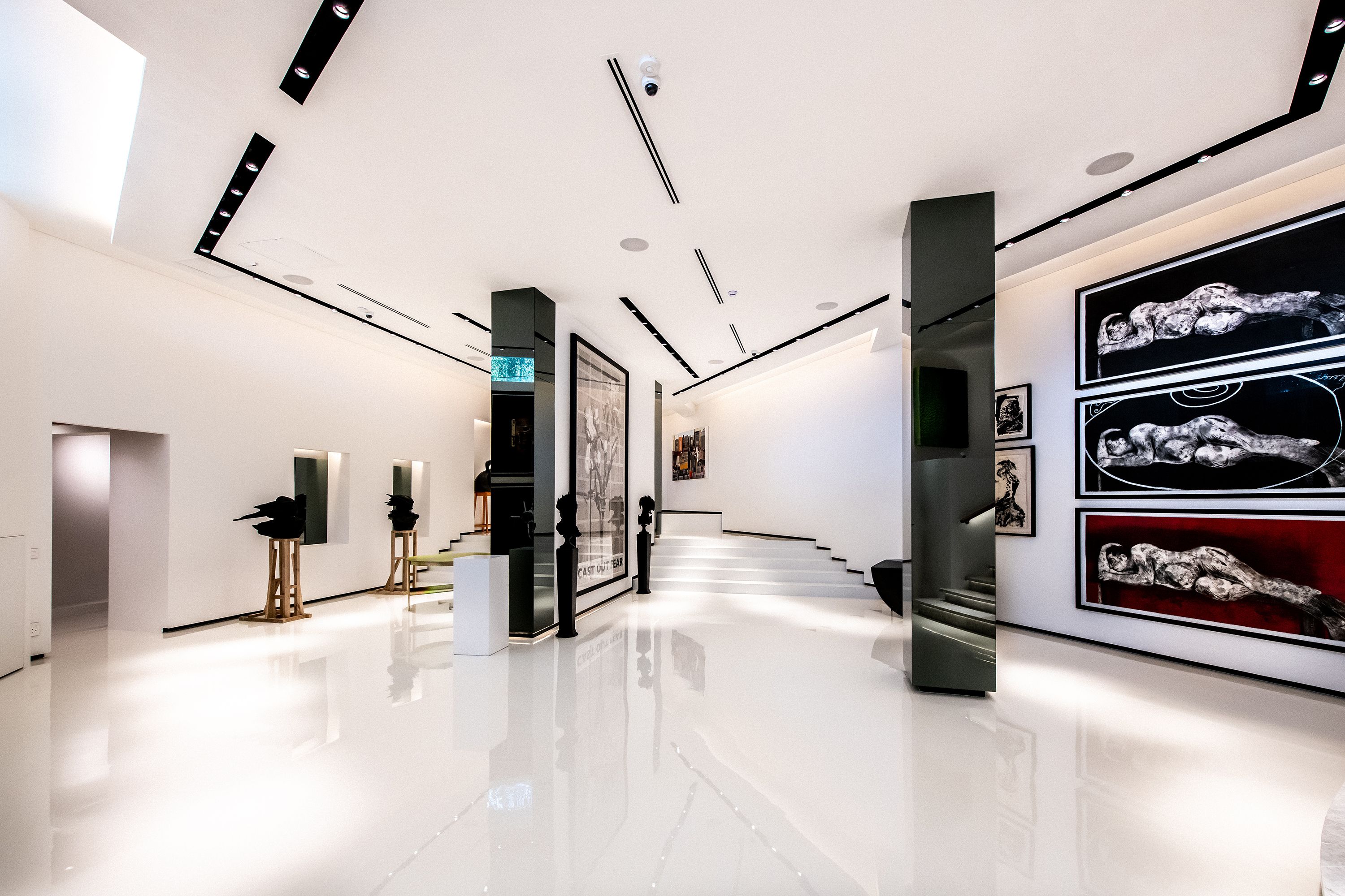 Private Art Gallery - Image 2