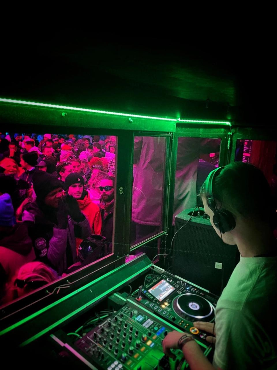 Umbrella Bar, Les Deux Alpes 08.01.24