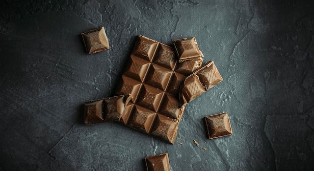 Making chocolate, an easy recipe