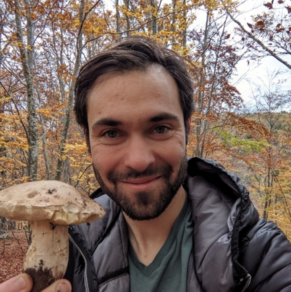 Headshot of Josh Gevirtz
