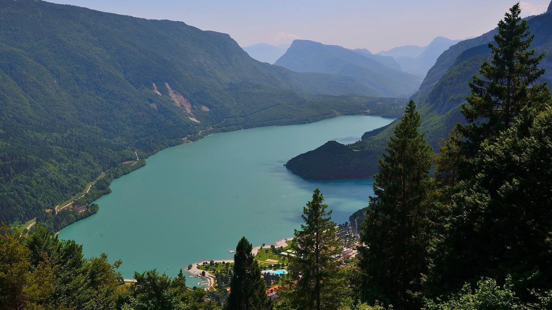 Озеро Мольвено