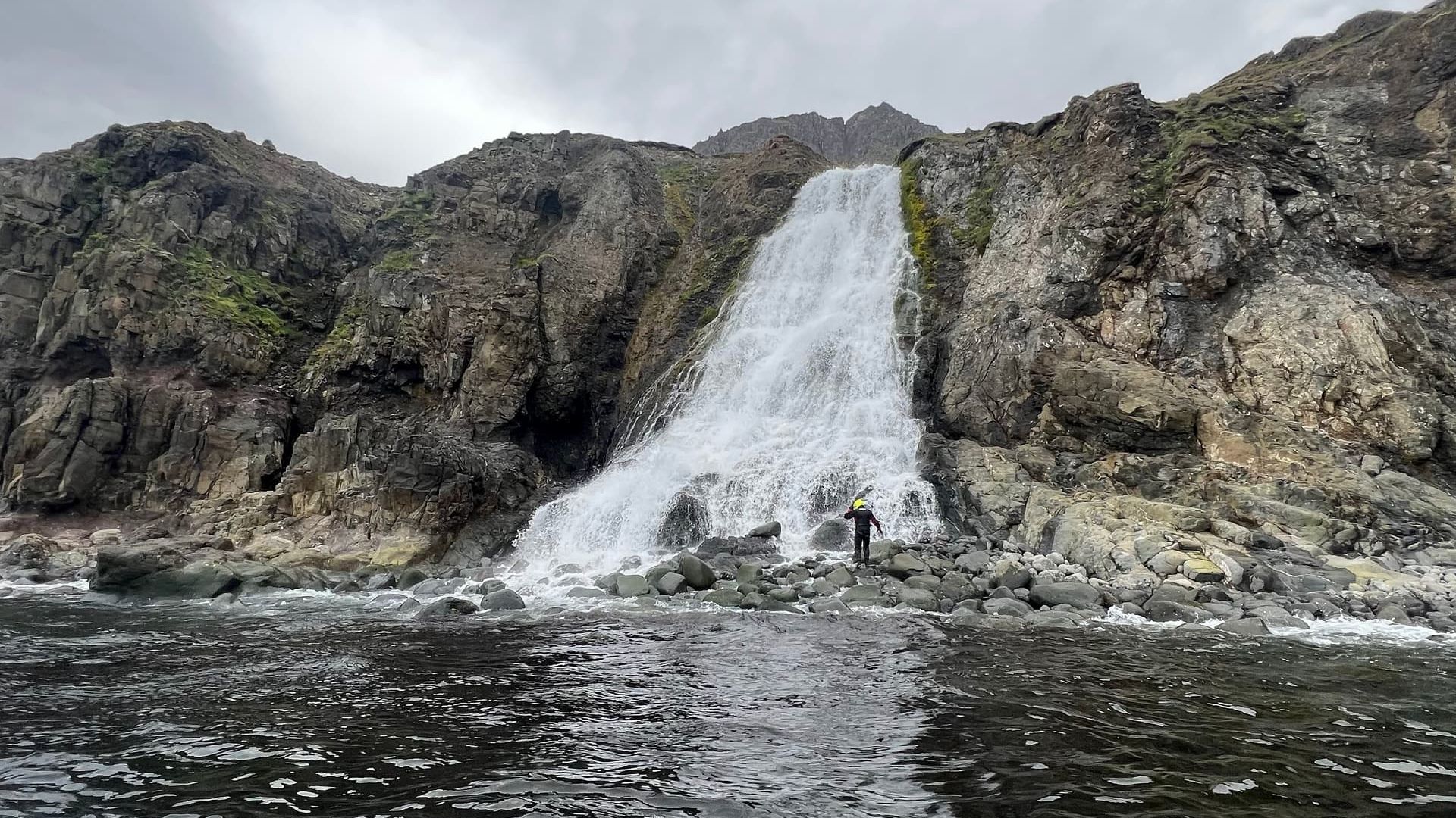 Fossdalsfoss Waterfall