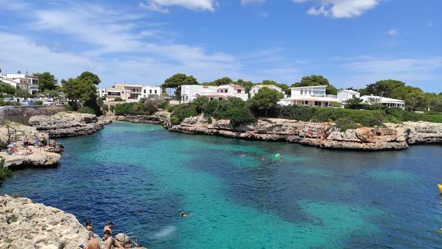 Sa Farola Beach