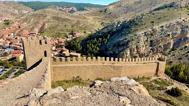 Міські мури Альбаррасіна