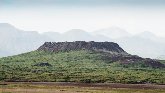 Кратер Ельдборг