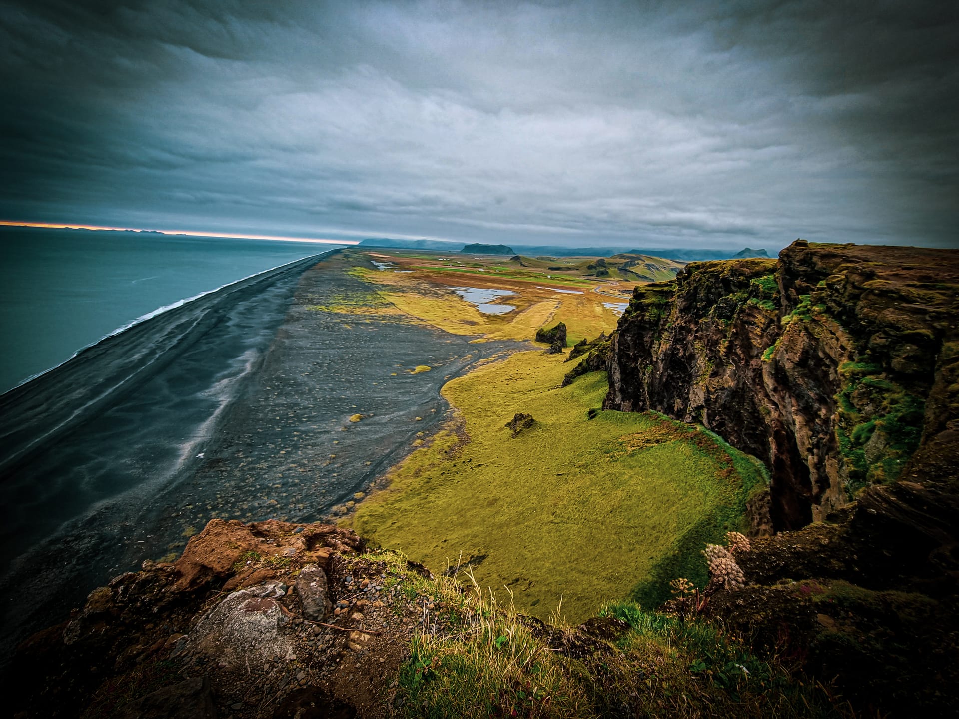 Чёрный пляж Викурфьяра