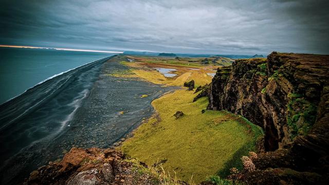 Чёрный пляж Викурфьяра