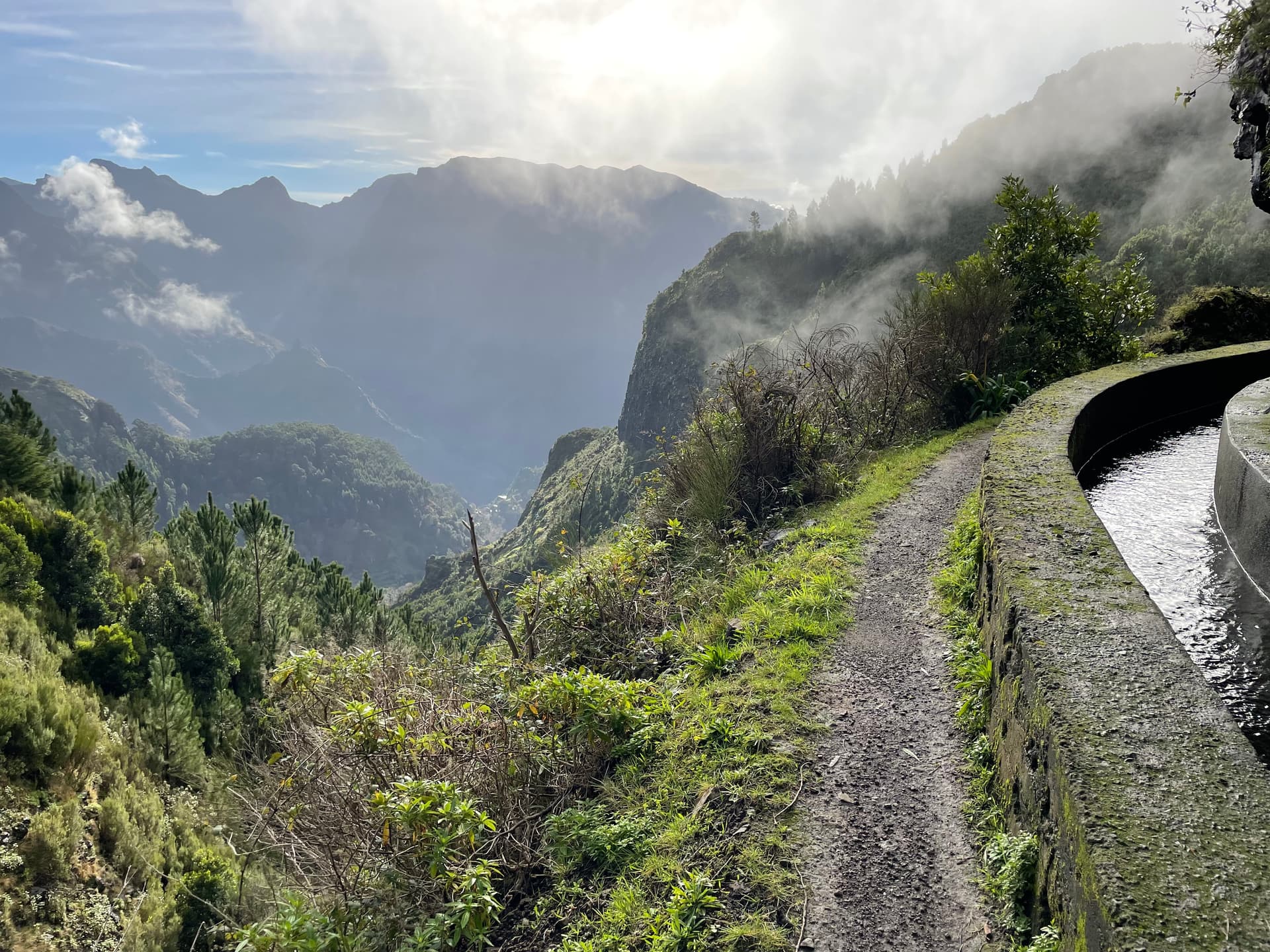 Стежка Піна́кулу і Фолхадал (PR17)