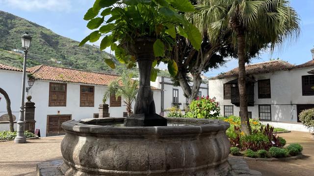 Площадь Конституции