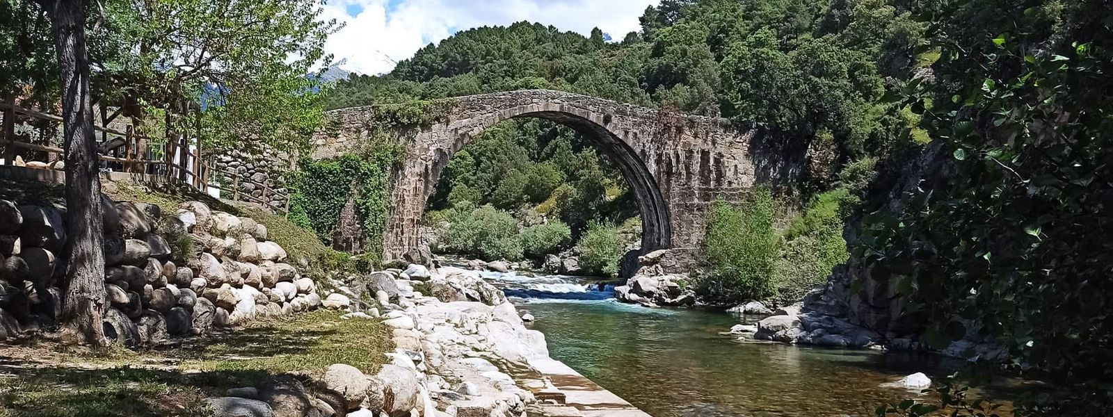Madrigal de la Vera Natural Pool