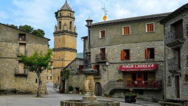 Площадь Майор в Лабуэрде