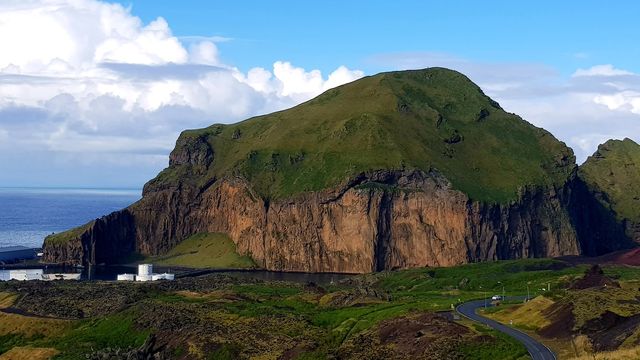 Heimaklettur Rock