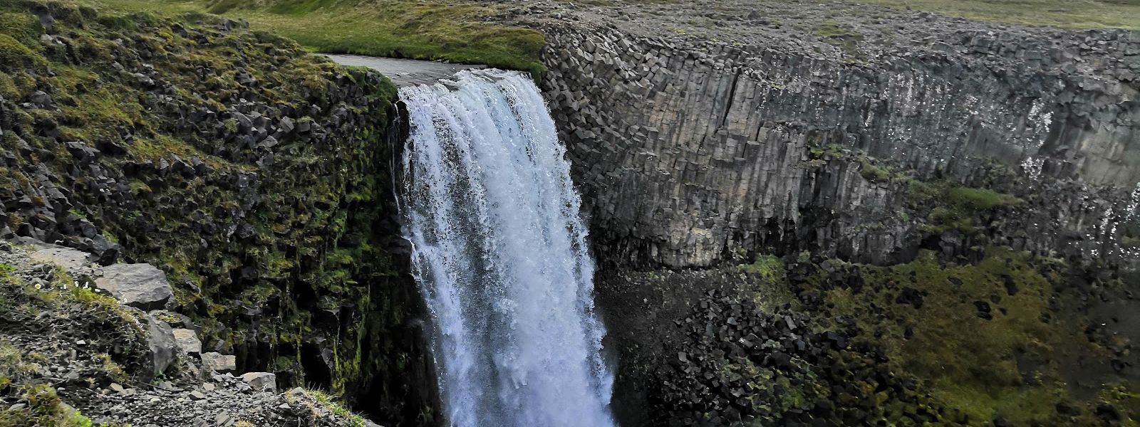 Водопад Керлингарфосс