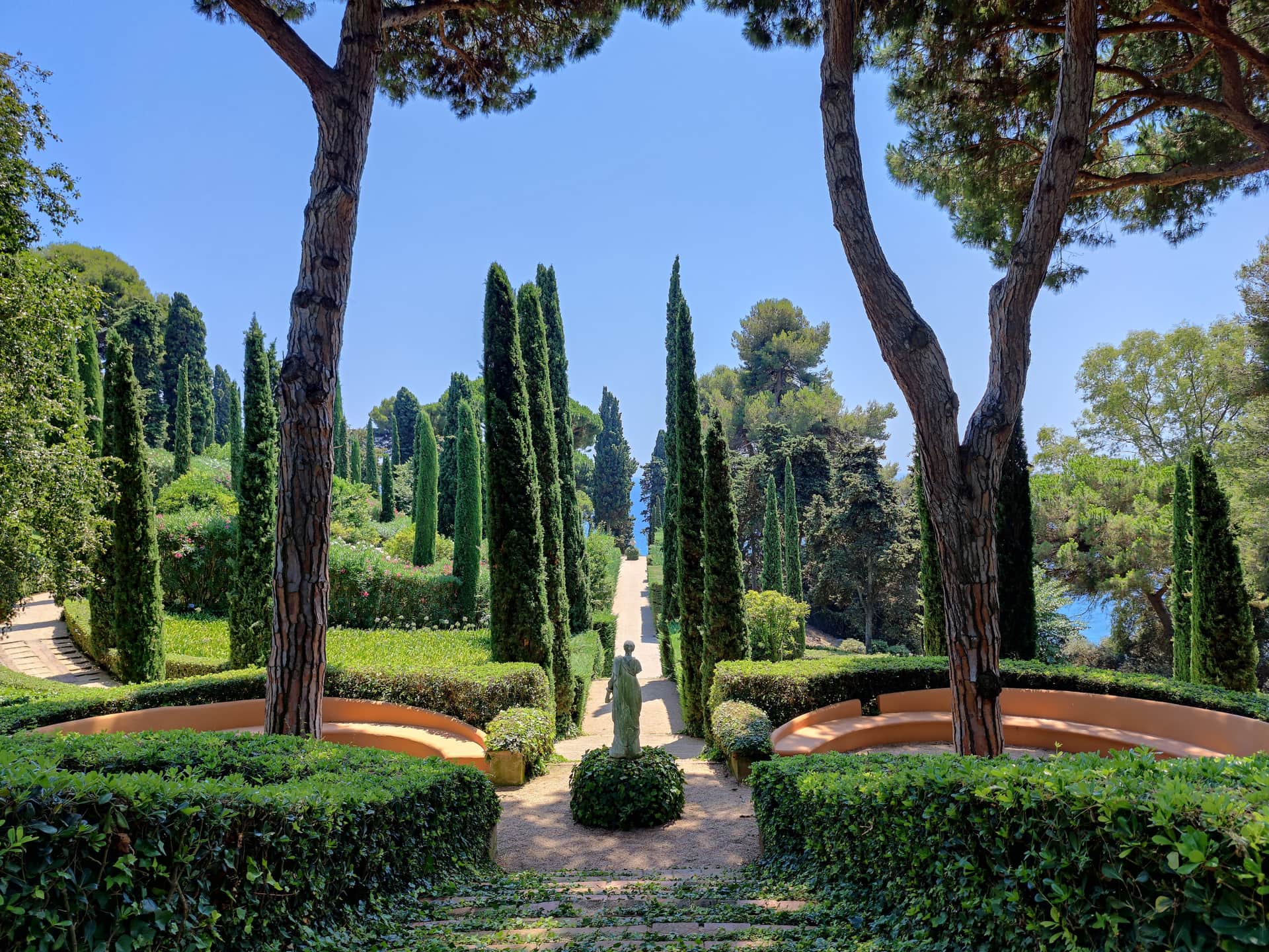 Сади Святої Клотильди