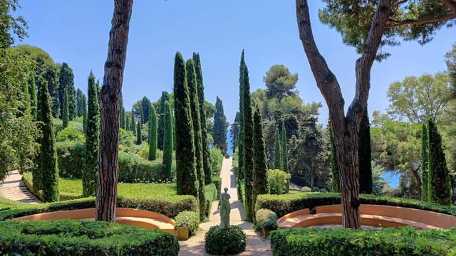 Сади Святої Клотильди