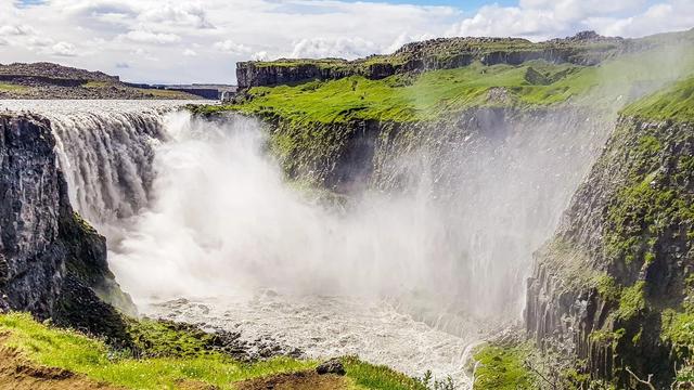 Водопад Деттифосс