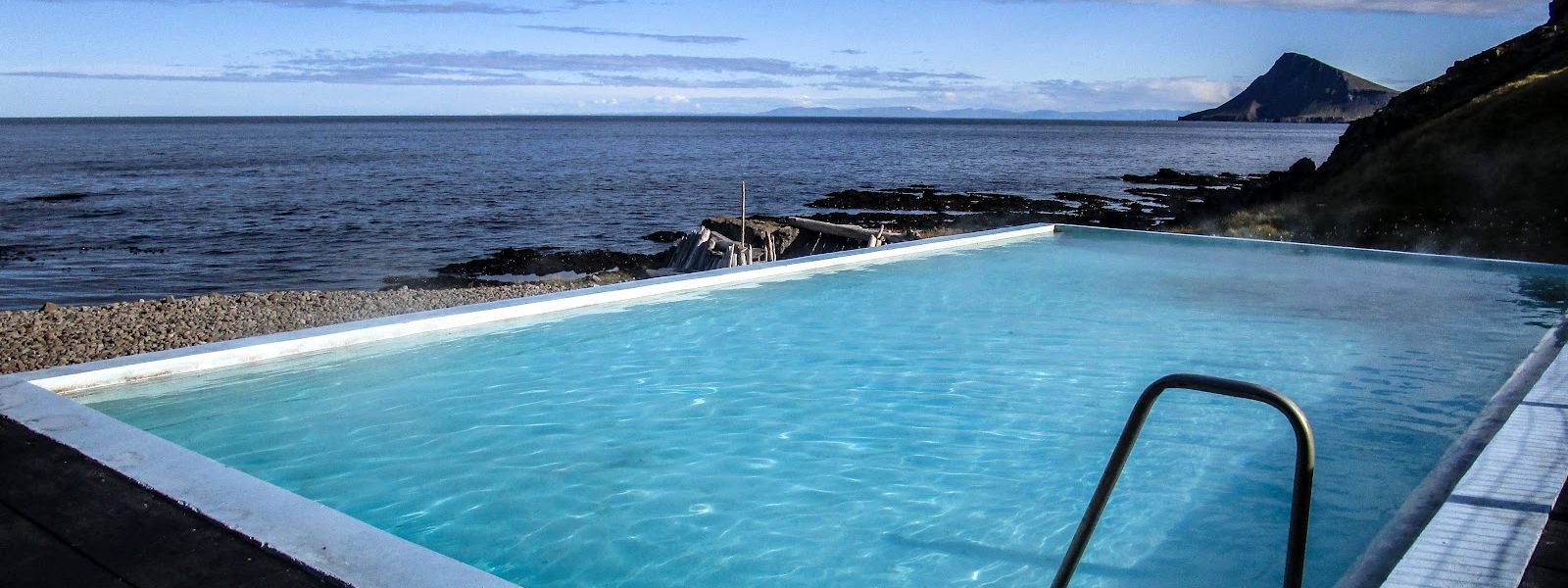 Krossneslaug Hot Pool