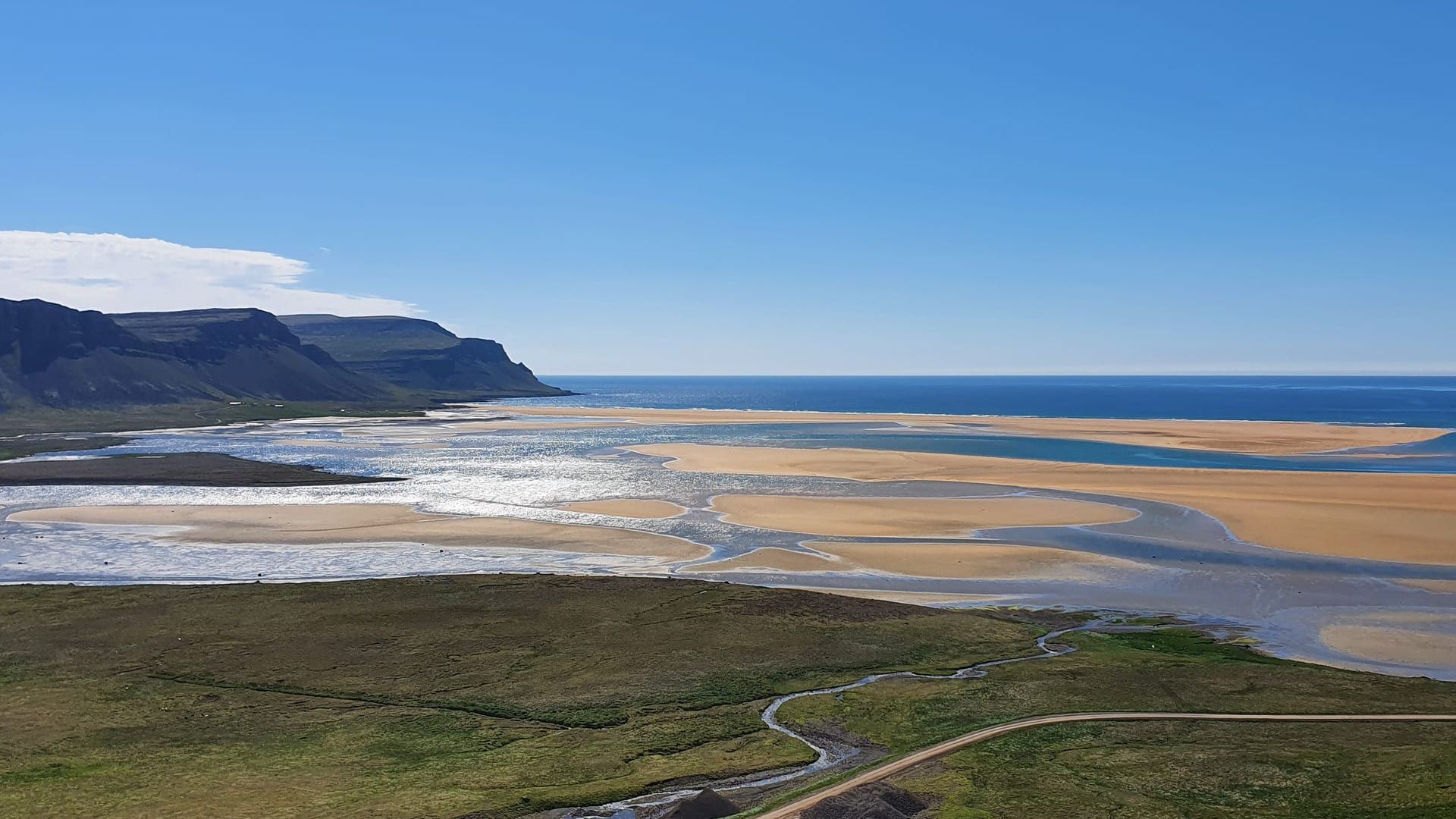 Пляж Раудасандур