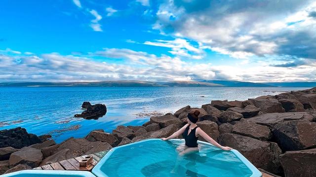 Drangsnes Hot Tubs