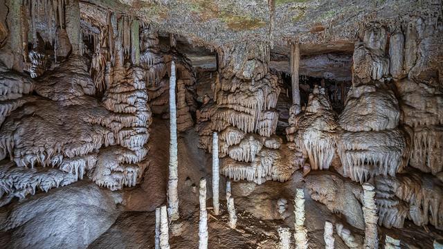 Coves de Campanet